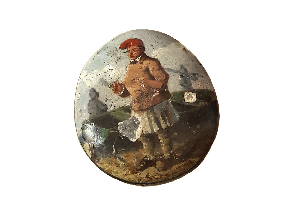 Pêcheur au bonnet phrygien, galet peint, avers avant restauration